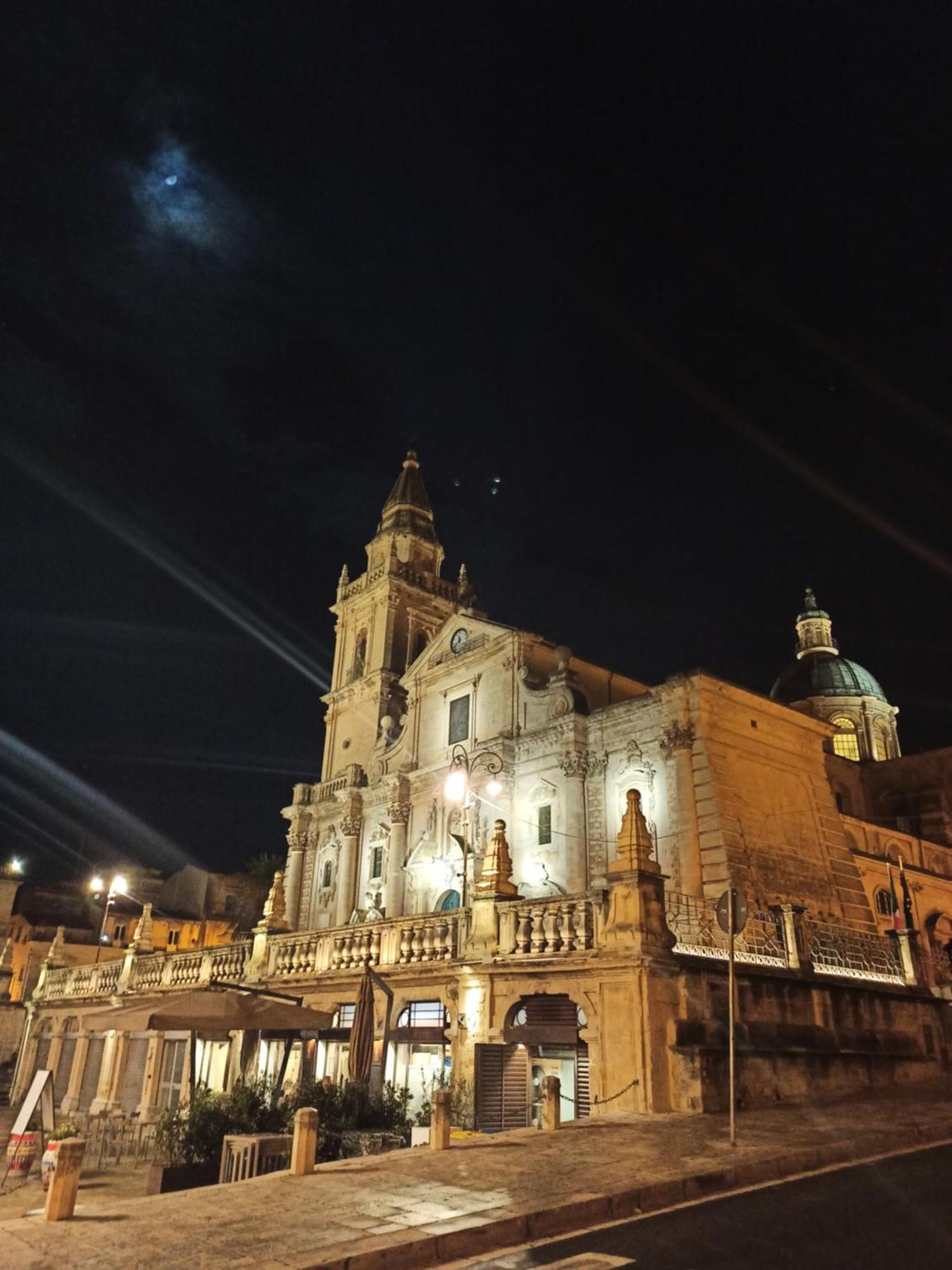 Tedimo Supra Nuovo Grande Monolocale Con Tutti I Comfort Ragusa Exteriér fotografie