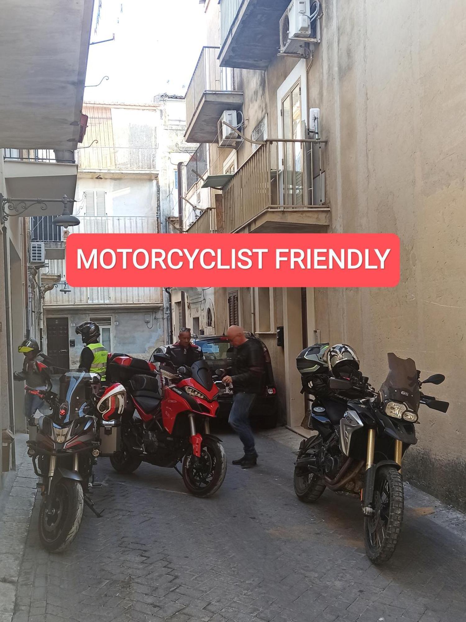 Tedimo Supra Nuovo Grande Monolocale Con Tutti I Comfort Ragusa Exteriér fotografie